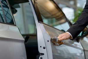 Lắp cửa hít ô tô ở đâu chuyên nghiệp, uy tín và an toàn?